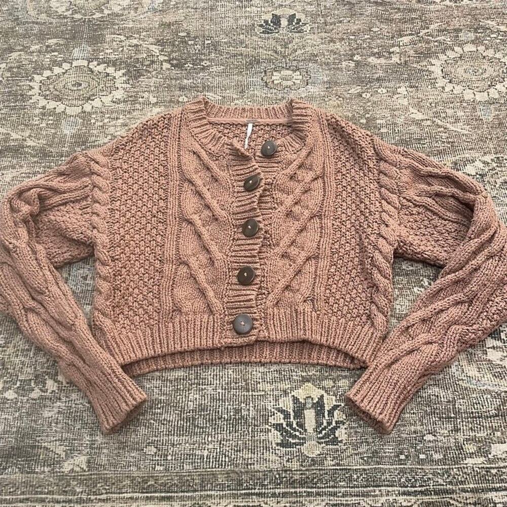 Free People Cropped Cable Knit Cardigan Sweater Womens M Rose Pink Button Front